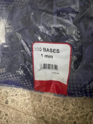 Sistema Nivelación Baldosas Rojo. 300 bases de 1mm