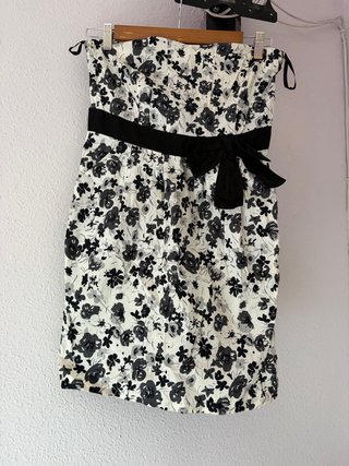 Vestido palabra de honor floral verano