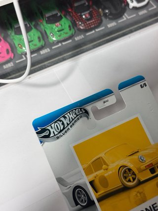 Hot Wheels porsche 934.5 Pantone