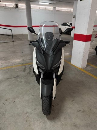 Yamaha XMAX 300cc Scooter Maxi