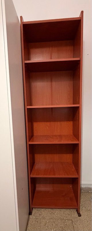 Biblioteca Estantería de madera marrón. Negociable