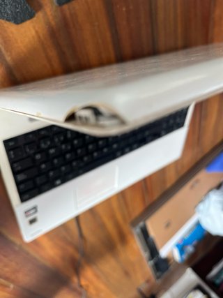 Portatile Toshiba Satellite in bianco