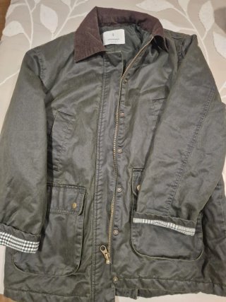 Parka encerada verde oliva Stradivarius