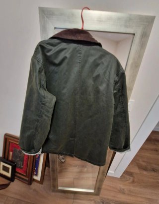 Parka encerada verde oliva Stradivarius