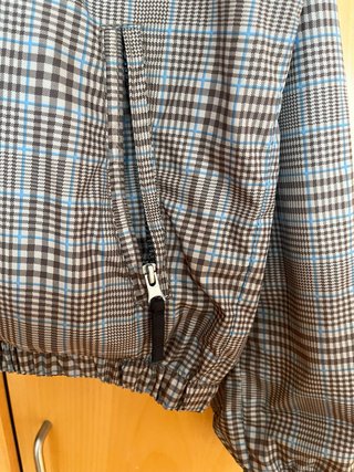 Cazadora reversible con capucha