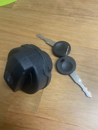 Tapón gasolina Chrysler Voyager con llaves