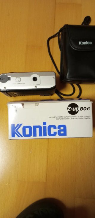Cámara Konica Z-up 80e Plata