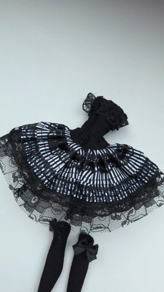 Vestito e calzini per bambola Monster High