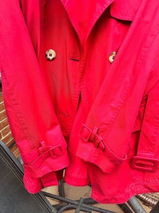 Gabardina roja talla S