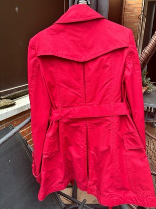 Gabardina roja talla S