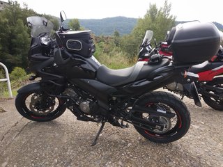 Suzuki V-Strom 650 XT Negra