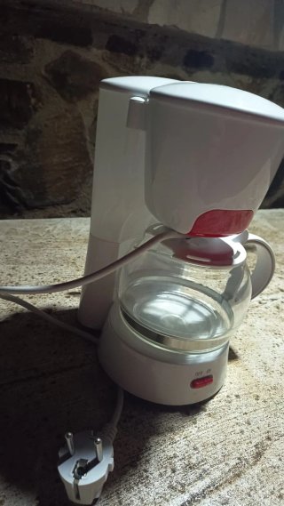 Cafetera Eléctrica Blanca