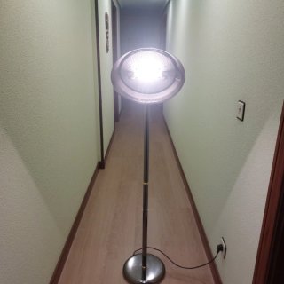 Lámpara de pie regulable