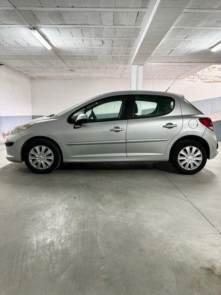Peugeot 207 2011