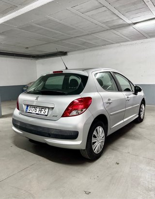 Peugeot 207 2011