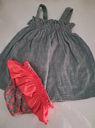Lote conjuntos  Camisetas y bañadores niña