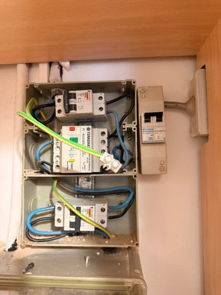 Electricista - instalaciones y reparaciones.