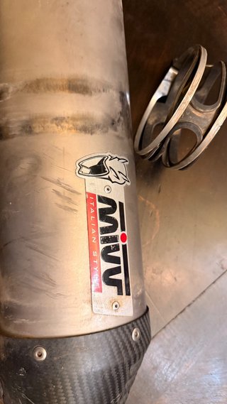 Mivv Escape Silencioso Carbono