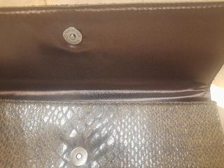 REGALO Clutch piton marrón oscuro