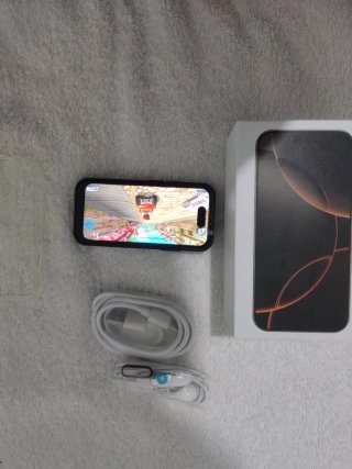 iPhone 16 Pro Azul Marino + Accesorios