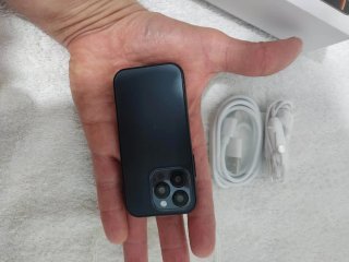 iPhone 16 Pro Azul Marino + Accesorios