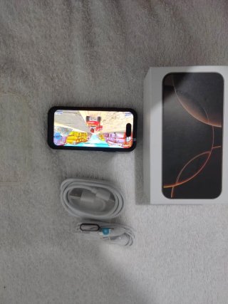 iPhone 16 Pro Azul Marino + Accesorios