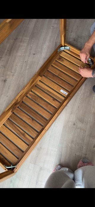 Mesa alta de madera para patio o interior