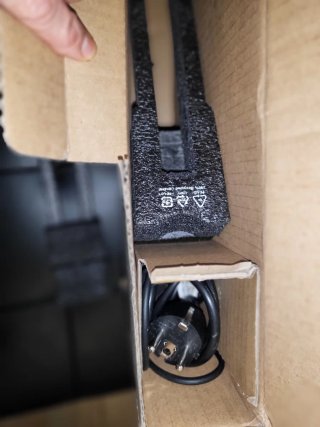 Portátil Lenovo Convertible Negro.