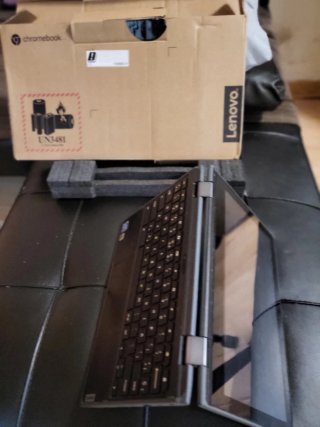 Portátil Lenovo Convertible Negro.