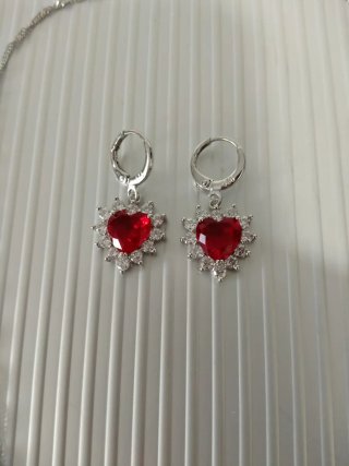 Conjunto Corazón Rojo y Plateado