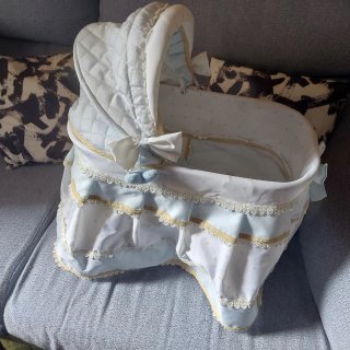 Moisés para muñecos con capota
