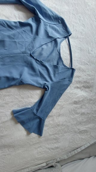 Vestido azul con volantes