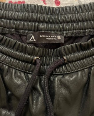 PANTALONES NEGRO DE CUERO