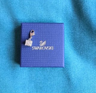 Colgante" Swarovski". Sin usar