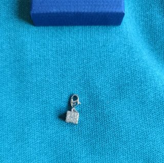 Colgante" Swarovski". Sin usar