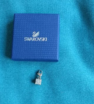 Colgante" Swarovski". Sin usar