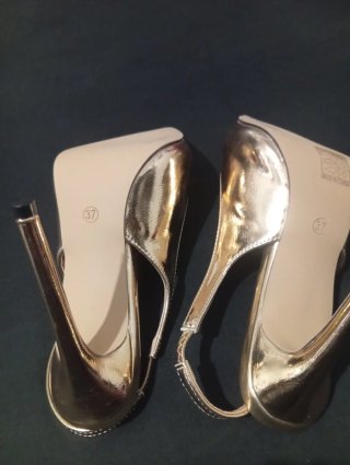 Zapatos de fiesta dorados para mujer