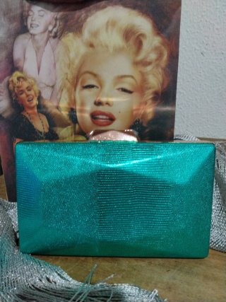 Bolso de fiesta metálico verde y dorado