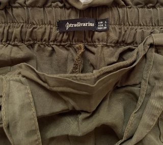 PANTALÓN DE TELA VERDE