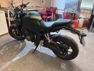 Honda CB650R 2024 Verde 12.000 km
