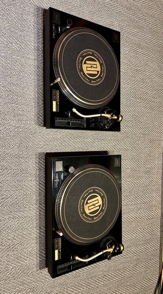 Pareja Reloop RP 7000 mk2 Gold Edición Limitada