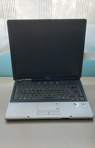 Fujitsu PIEZAS y Cargador Universal y conectores