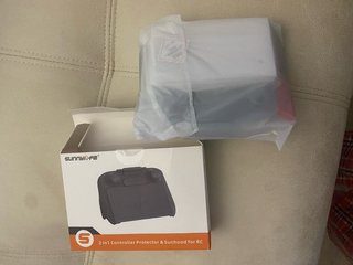 SUNNYLIFE Protector Controlador y Parasol RC