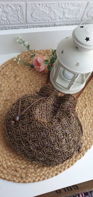 Bolso bombonera marrón y dorado