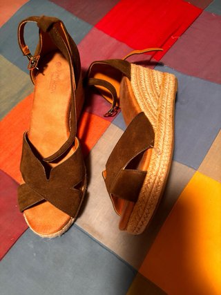 Sandalias cuña esparto marrón