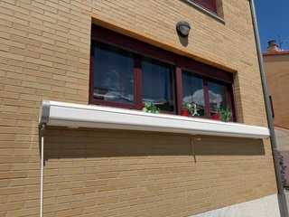 Toldo cofre 4x3m manual, tela acrílica beige