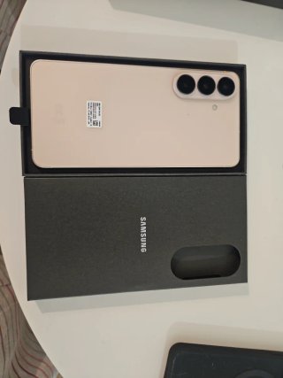 Samsung S26+ rosa color exclusivo. Nuevo sin usar