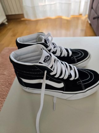 Zapatillas Vans Sk8-Hi Negras y Blancas