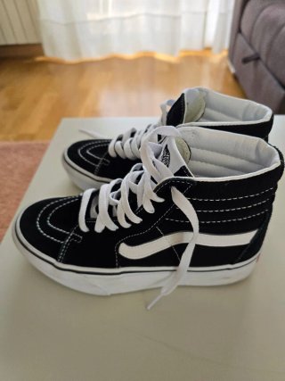 Zapatillas Vans Sk8-Hi Negras y Blancas