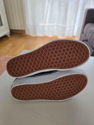 Zapatillas Vans Sk8-Hi Negras y Blancas